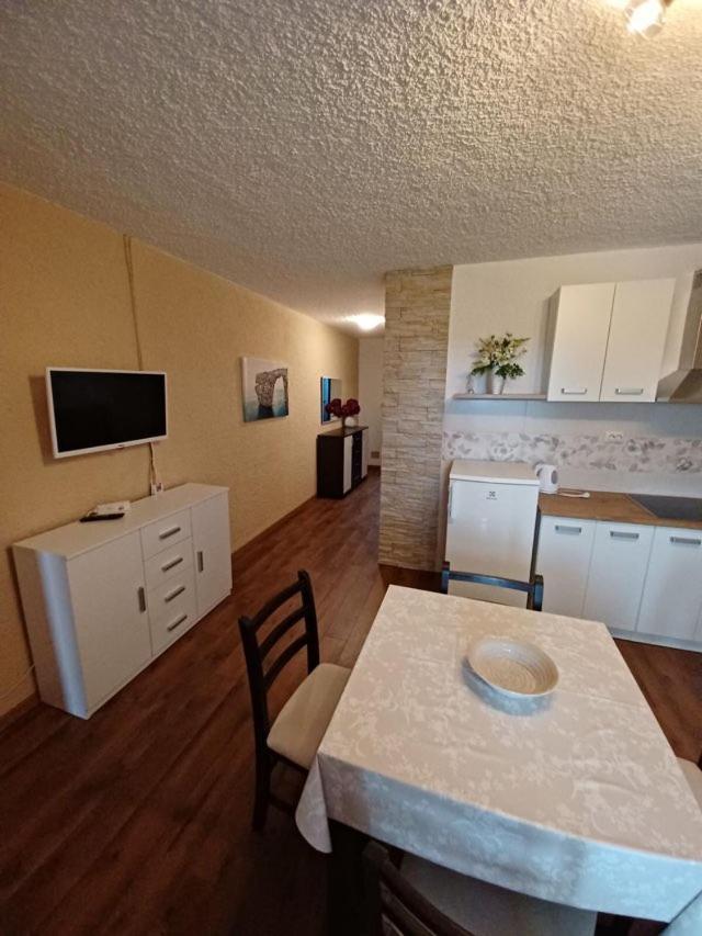 Apartmani Rina Kadumi Экстерьер фото