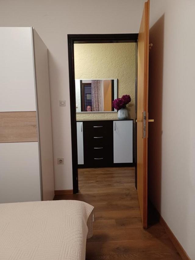 Apartmani Rina Kadumi Экстерьер фото