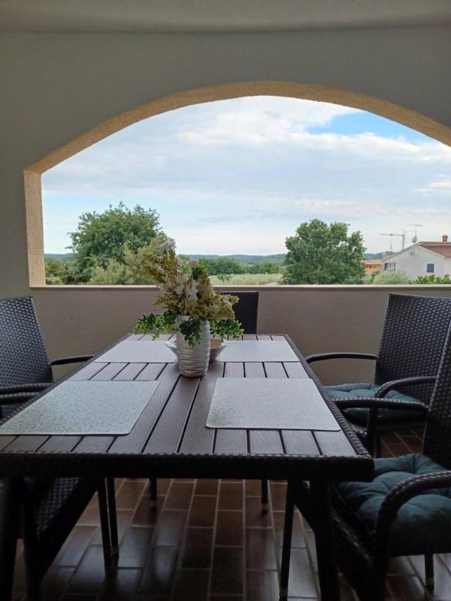 Apartmani Rina Kadumi Экстерьер фото