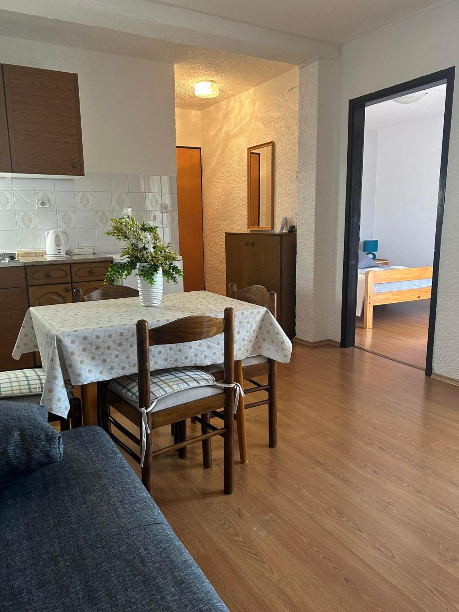 Apartmani Rina Kadumi Экстерьер фото